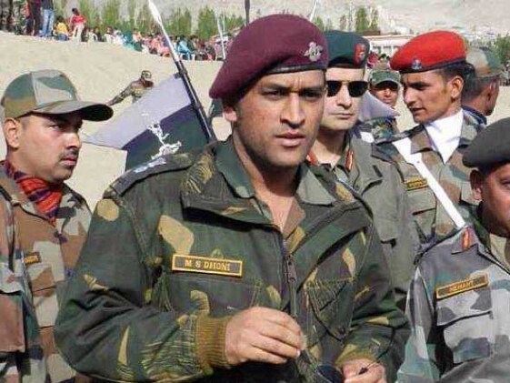MS Dhoni Undergoing Training With Army's Elite Para Brigade MS Dhoni Undergoing Training With Army's Elite Para Brigade