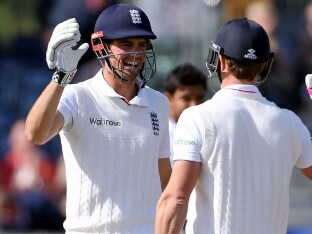 Alastair Cook Can Break Sachin Tendulkar's Record of Test Runs: Sunil Gavaskar Alastair Cook Can Break Sachin Tendulkar's Record of Test Runs: Sunil Gavaskar