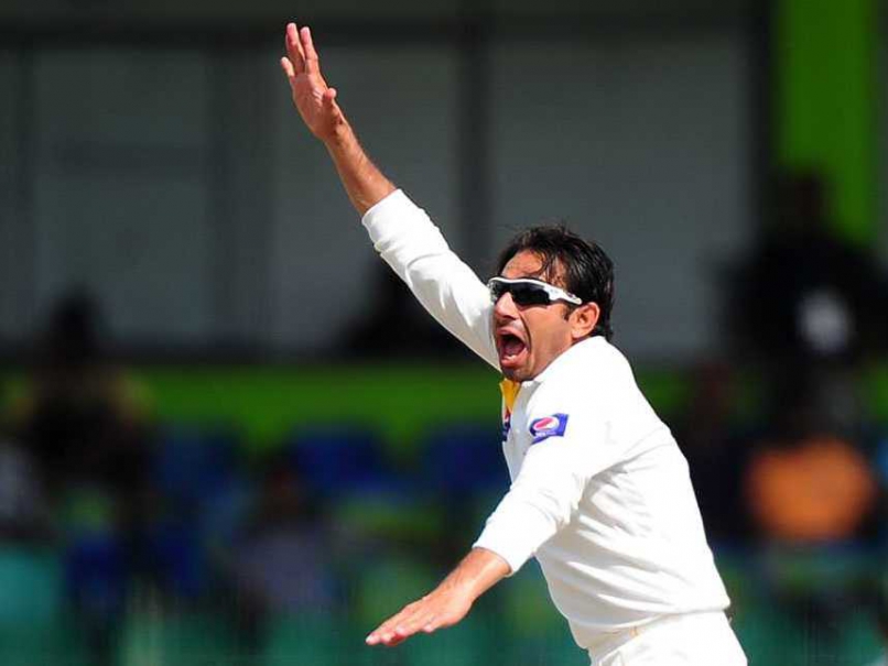 Saeed Ajmal Tries 'New' Action, Saqlain Mushtaq is Happy