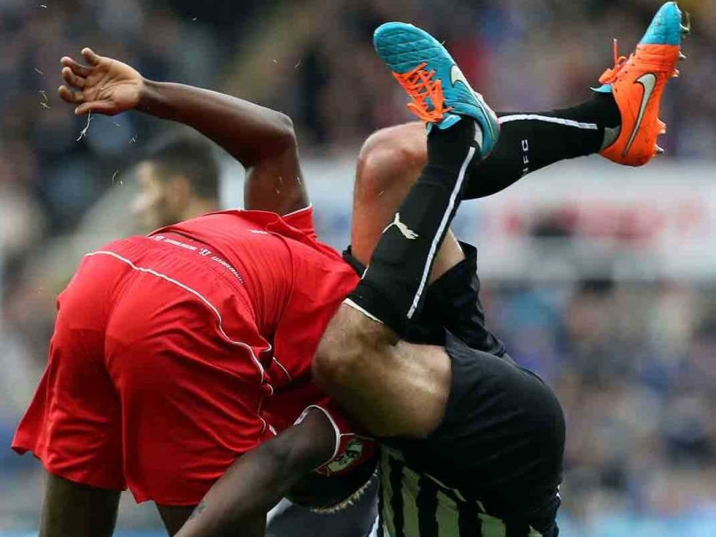 Mario Balotelli Says Sorry for Racist Online Post