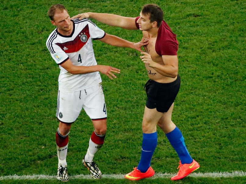 Fan on Pitch Stops Play at World Cup Final
