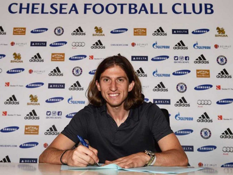 Chelsea Defender Felipe Luis Eyes Call-Up to Brazil Squad