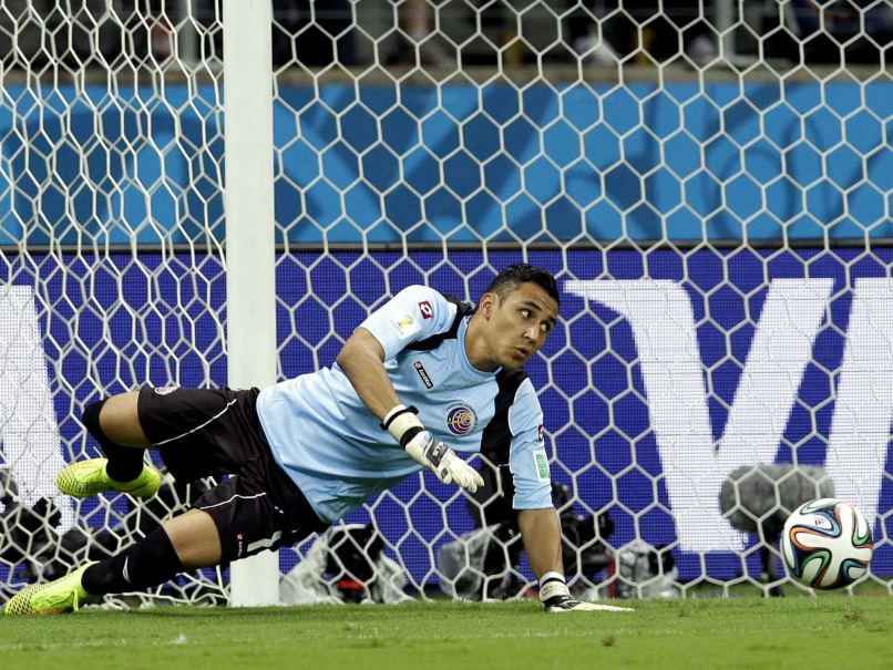 Real Madrid Confirm Signing of Costa Rica Goalkeeper Keylor Navas