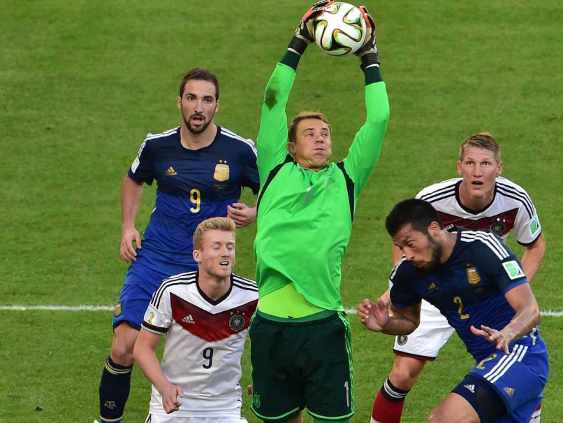 Goalkeeper Manuel Neuer Throws his Hat in the Ring for German Captaincy