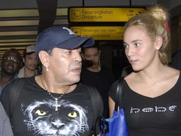 Diego Maradona Withdraws Theft Complaint Against Girlfriend After Video Leak: Report Diego Maradona Withdraws Theft Complaint Against Girlfriend After Video Leak: Report