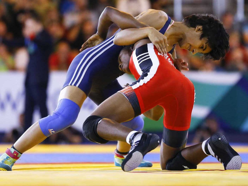 CWG 2014: Babita and Vinesh Phogat Honoured for Their Wrestling Medals