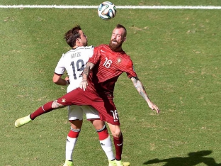 FIFA World Cup: Portugal Deny Raul Meireles Showed 'Finger' to Referee
