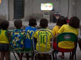 Pele Reminds Brazil to Play Football as a Team Pele Reminds Brazil to Play Football as a Team