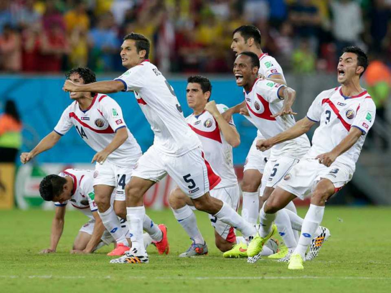 With a Lunge and a Parry, a Goalkeeper Helps Costa Rica Advance