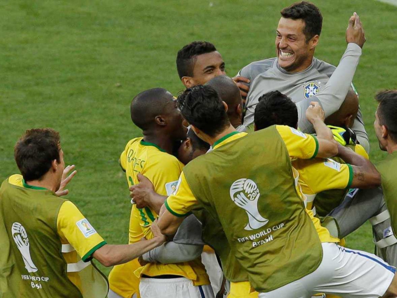 World Cup 2014: Brazil Beat Chile 3-2 on Penalties, Enter Quarters
