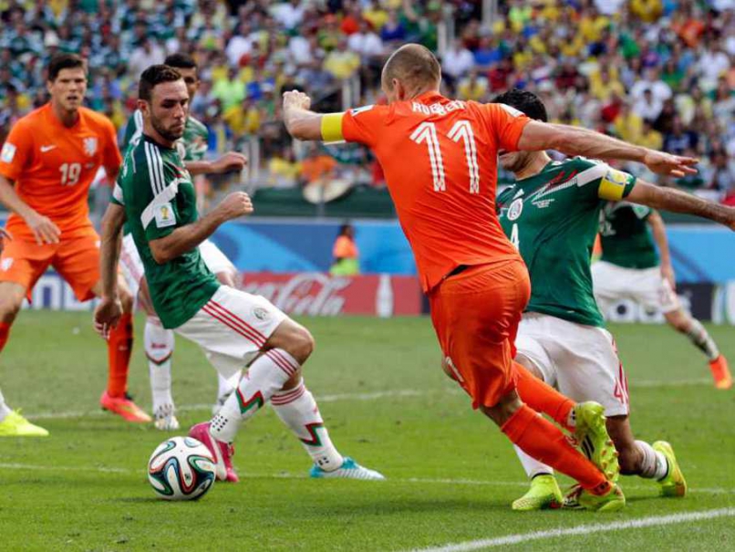 World Cup 2014: Dutch Airline KLM Deletes Sombrero Tweet After Mexico's Defeat