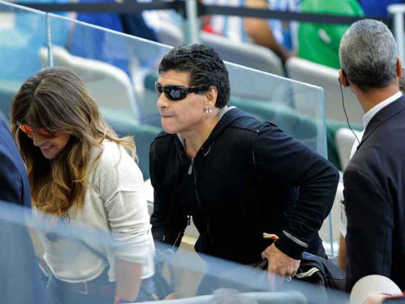 Diego Maradona Shows the 'Finger' to Argentine Soccer Boss, Says I Am No Bad Omen