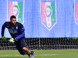FIFA World Cup: Salvatore Sirigu Happy to Step Aside for Italian Great Gianluigi Buffon FIFA World Cup: Salvatore Sirigu Happy to Step Aside for Italian Great Gianluigi Buffon