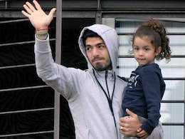 Upon Return to Uruguay, Suarez Is Met With Support Upon Return to Uruguay, Suarez Is Met With Support