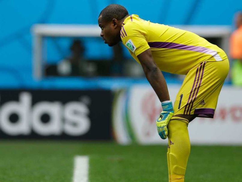 Nigeria Goalkeeper Enyeama Ruins his World Cup With Error vs France