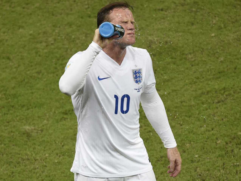 Shot-shy Wayne Rooney gives Roy Hodgson England dilemma