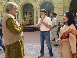 Sourav, Dona Ganguly Visit Amitabh Bachchan on Sets of 'Piku'