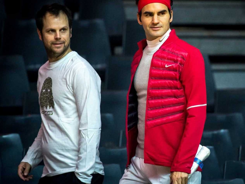 Davis Cup: Swiss Get Boost as Roger Federer Practices for First Time