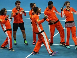 Serve and Volley, Bollywood Style; Tennis Superstars Put on Their Dancing Shoes Serve and Volley, Bollywood Style; Tennis Superstars Put on Their Dancing Shoes