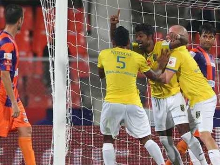 Indian Super League: Kerala Blasters Down FC Pune City 2-1, Register First Win of Tournament