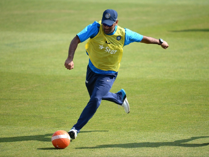 Mahendra Singh Dhoni Wants Football Revolution in India With ISL