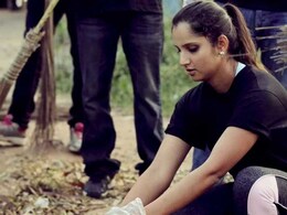 Sania Mirza Joins Swachh Bharat Campaign, Cleans Hyderabad Road Sania Mirza Joins Swachh Bharat Campaign, Cleans Hyderabad Road