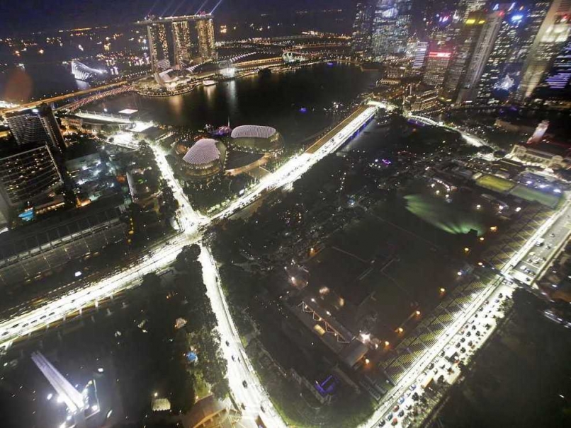 Formula One: Mercedes Warned Over Singapore Street Fighters