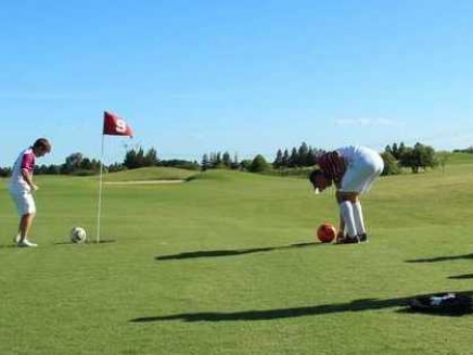 Argentine Feet and 21-Inch Holes Transform Play on the Links