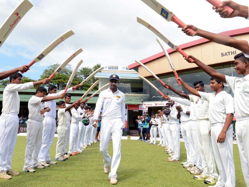 Kumar Sangakkara, in Sight of Sobers' Record, Gets Emotional Guard of Honour in Farewell Test