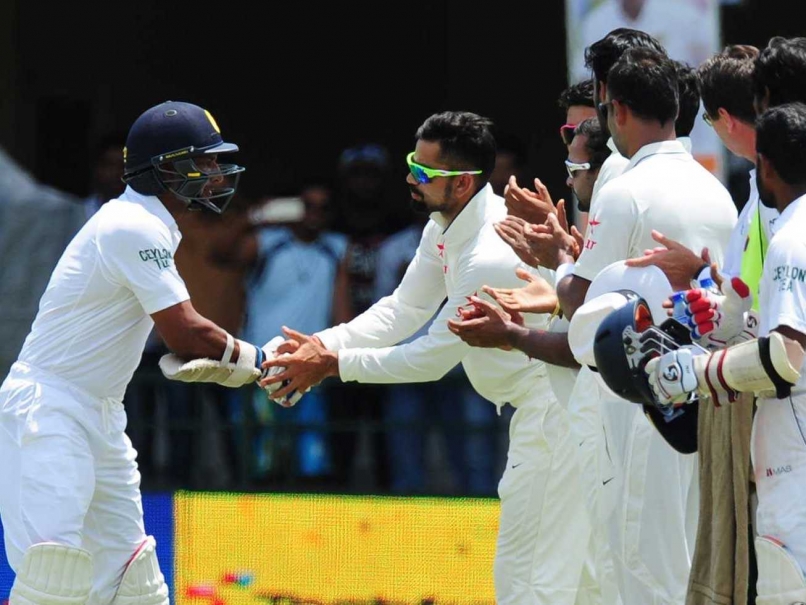 Kumar Sangakkara Gets Guard of Honour From Virat Kohli's Team India