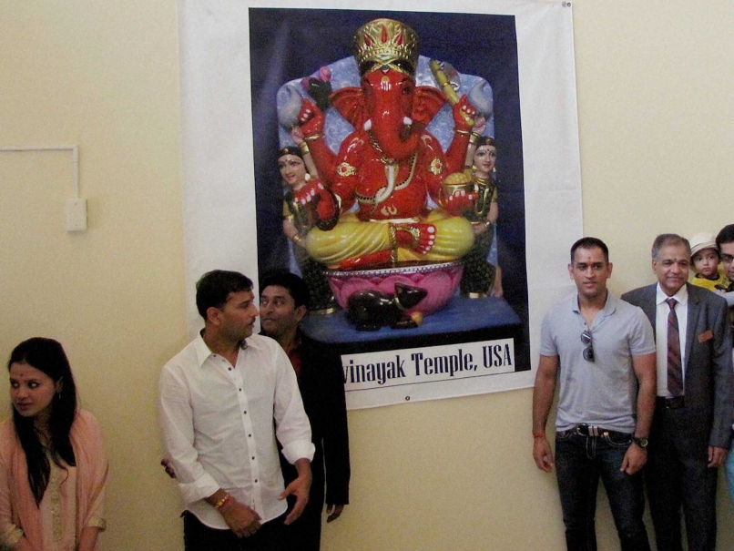 MS Dhoni Performs Puja in USA, Urges NRIs to Keep Cheering Team India