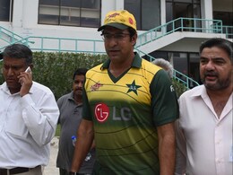 Pakistan Police Arrest Man in Wasim Akram Shooting Incident Pakistan Police Arrest Man in Wasim Akram Shooting Incident