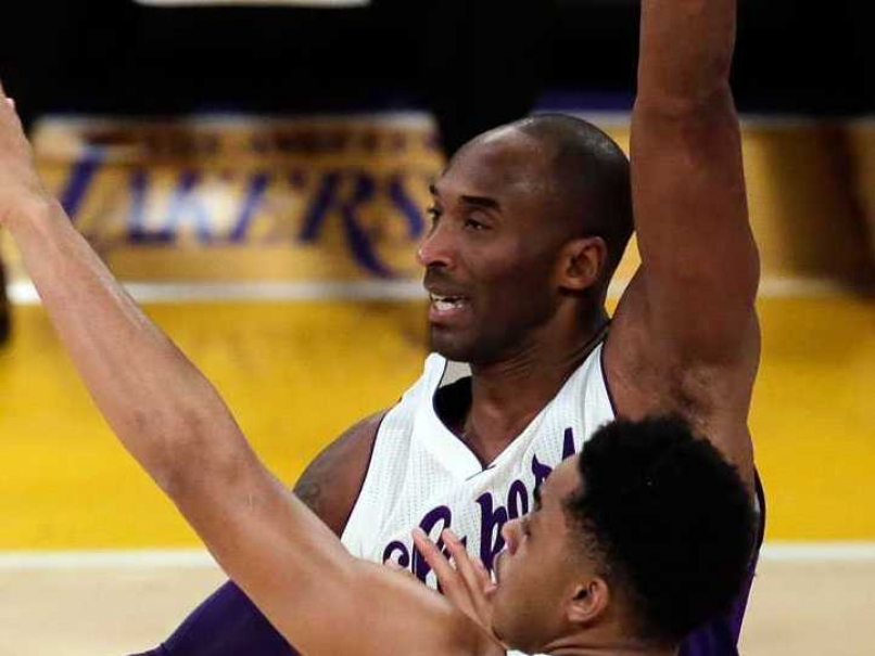 Los Angeles Lakers Lose in Kobe Bryant's Last Christmas Game