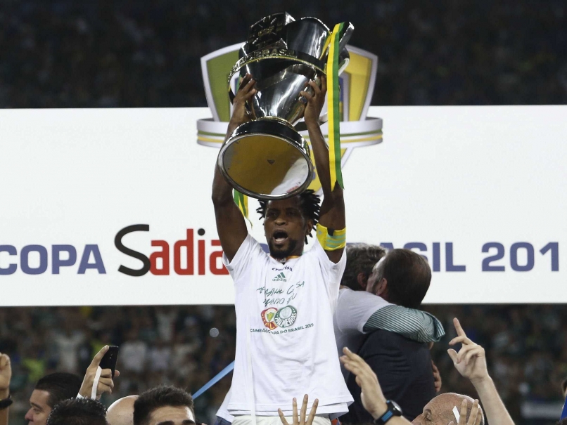 Ze Roberto, 41, Leads Brazilian Club to Another Cup Title