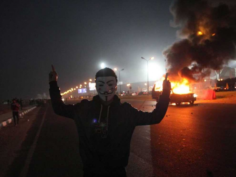 Nineteen Die as Egypt Police Clash with Football Fans