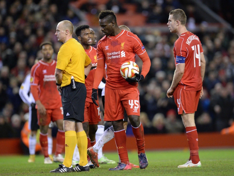 Steven Gerrard Takes Swipe at Mario Balotelli Over Penalty Row