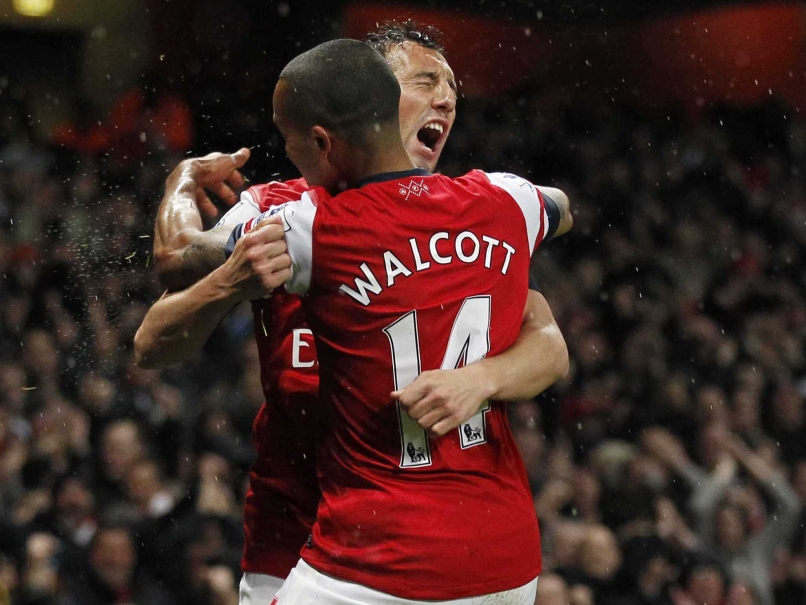 Theo Walcott, Santi Cazorla Extend Arsenal Contracts