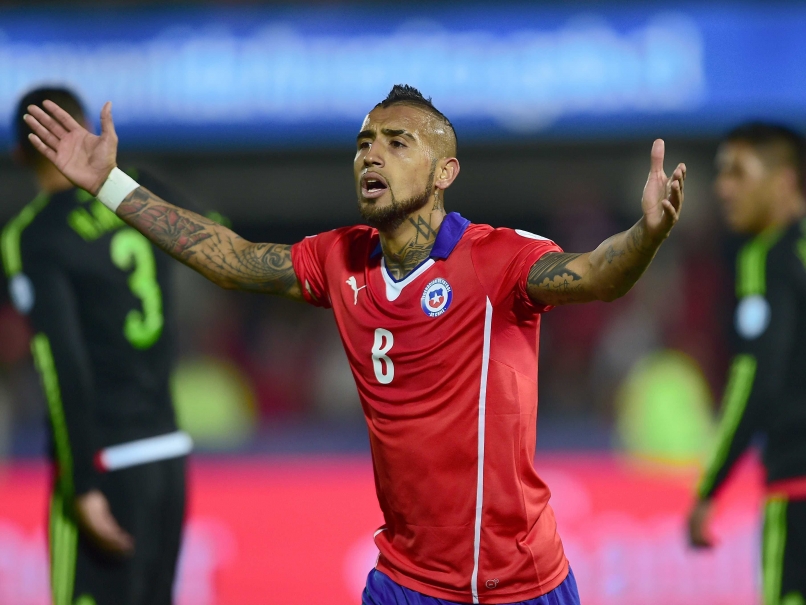 Alexis Sanchez Stands By Disgraced Team-Mate Arturo Vidal