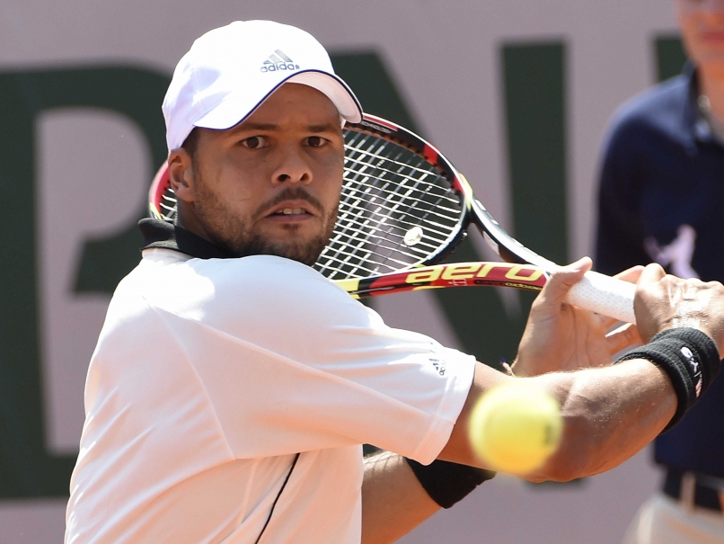 Jo-Wilfried Tsonga Loses Ground in Race to London With Early Exit at Austria Open
