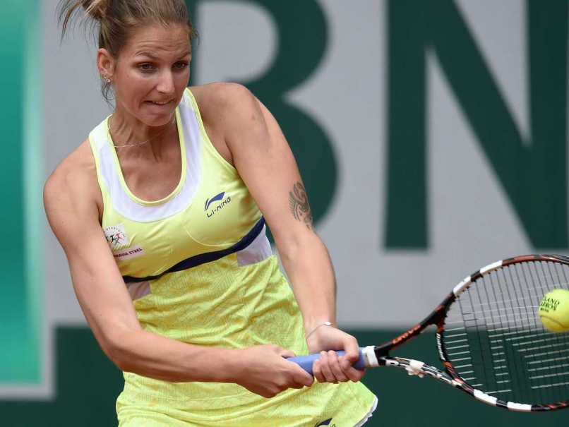 Karolina Pliskova Conquers Rain and a Giant-Killer in Birmingham