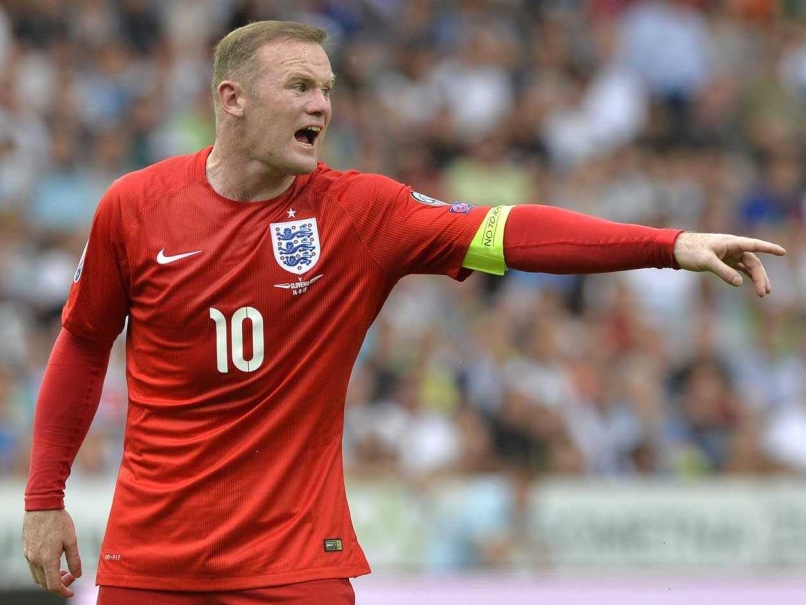 England Coach Hodgson Lionises Record-Chaser Wayne Rooney