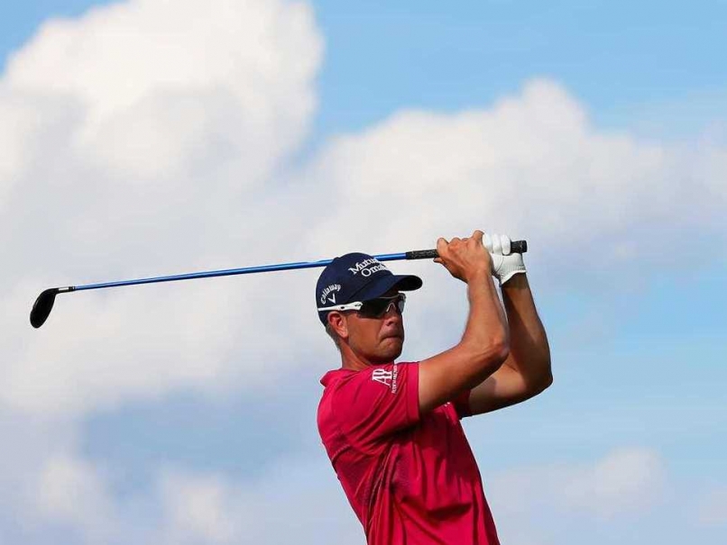Henrik Stenson Seizes Command at Bay Hill as Rory McIlroy Fades
