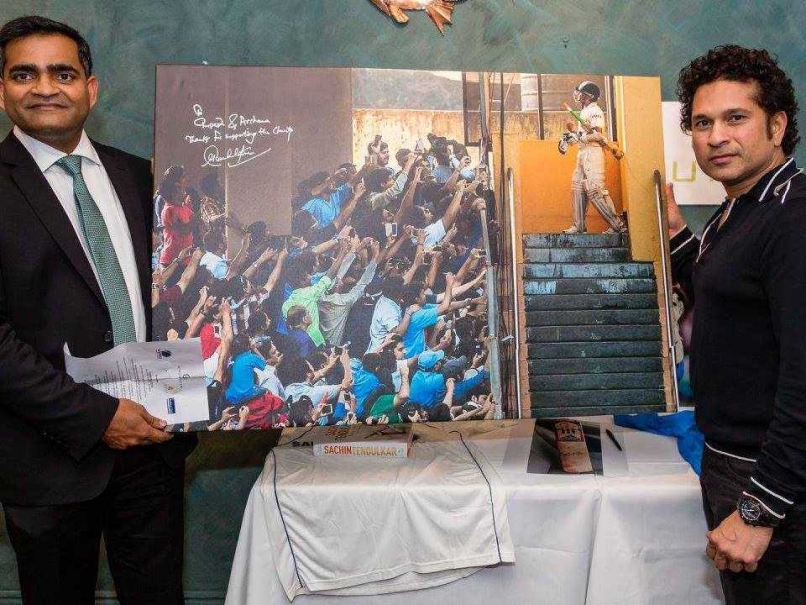 Sachin Tendukar Storms Sydney: Fund-raising, Sea-food And a Bit of Cricket Too