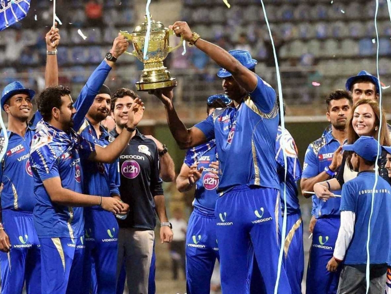 IPL 8, Highlights: Fans, Music and Fireworks - Mumbai Indians Party at Wankhede