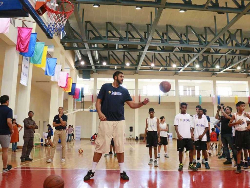 Sim Bhullar Wants to Emulate Yao Ming in India
