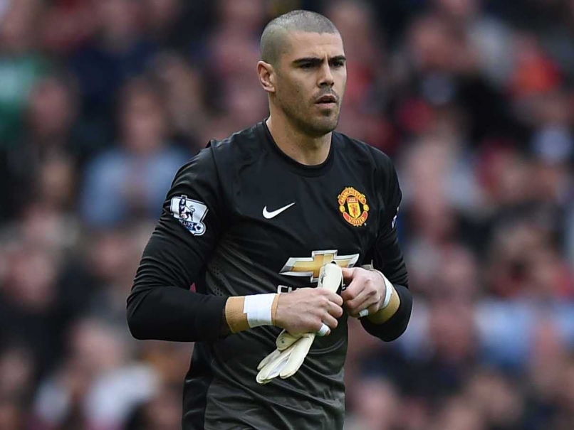 Manchester United Midfielder Juan Mata Backs Goalkeeper Victor Valdes After Arsenal Draw