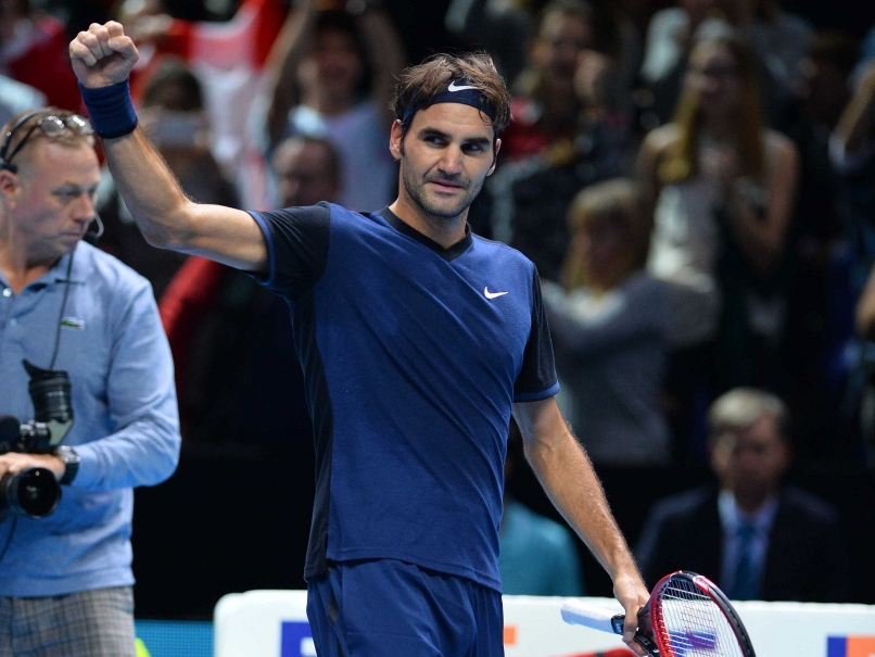 Roger Federer Floors Novak Djokovic to Seal Semi-Finals Spot