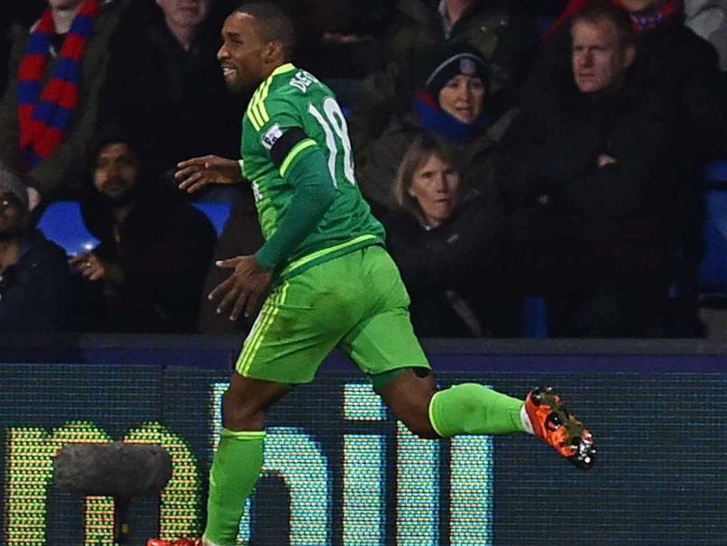 EPL: Jermain Defoe Takes Advantage of Defensive Howler to Stun Crystal Palace