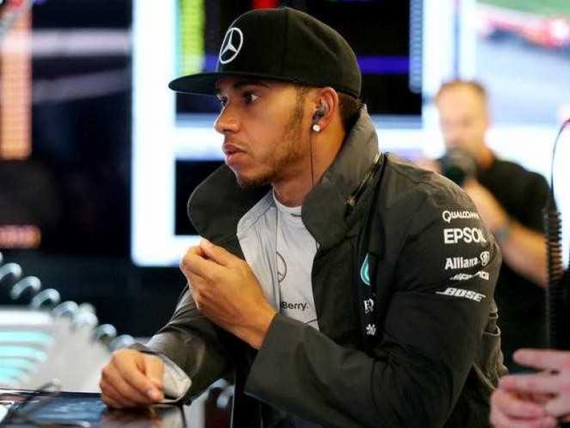 Lewis Hamilton Looks For a Quick Getaway at Singapore GP