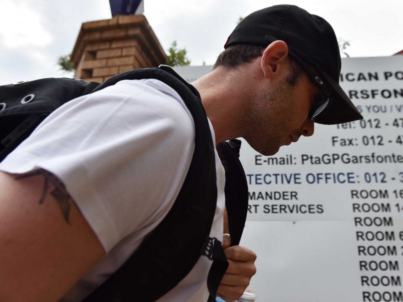 Oscar Pistorius Reports for First Community Service